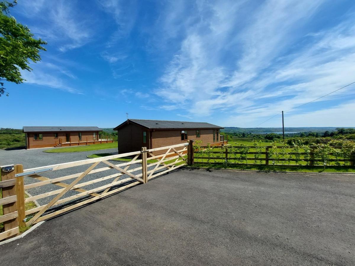 Luxury Family Beechwood Lodge With Hot Tub Lochwinnoch Exterior foto